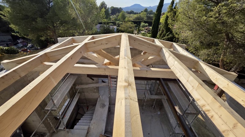CHARPENTE TOITURE MAISON INDIVIDUELLE 