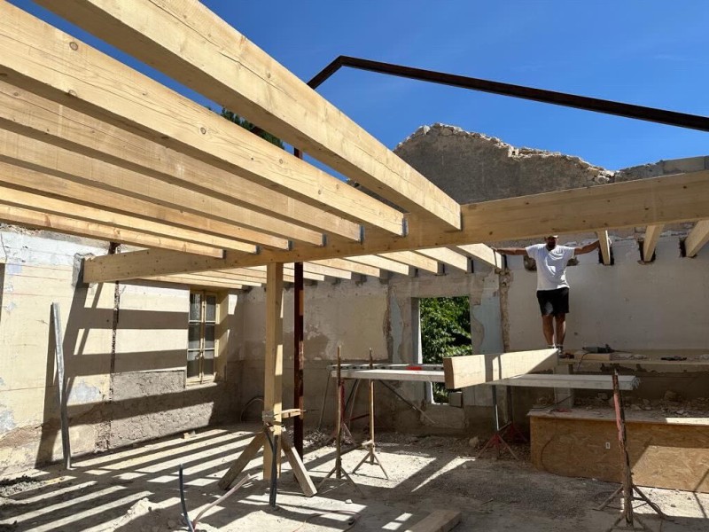 Réalisation de travaux de charpente pour une charpente stable et pérenne à Marseille