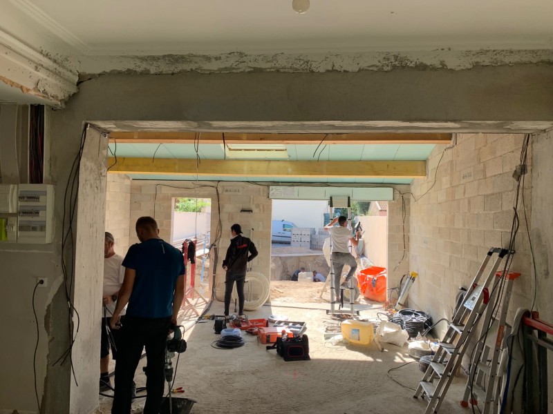Construction maison avec étage et piscine à Marseille dans les bouches du Rhône